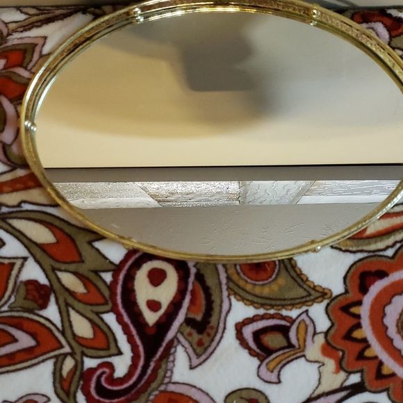 💘 VINTAGE OVAL GOLD-INSPIRED MIRROR VANITY DRESSER PERFUME MAKEUP JEWELRY - Picture 1 of 4